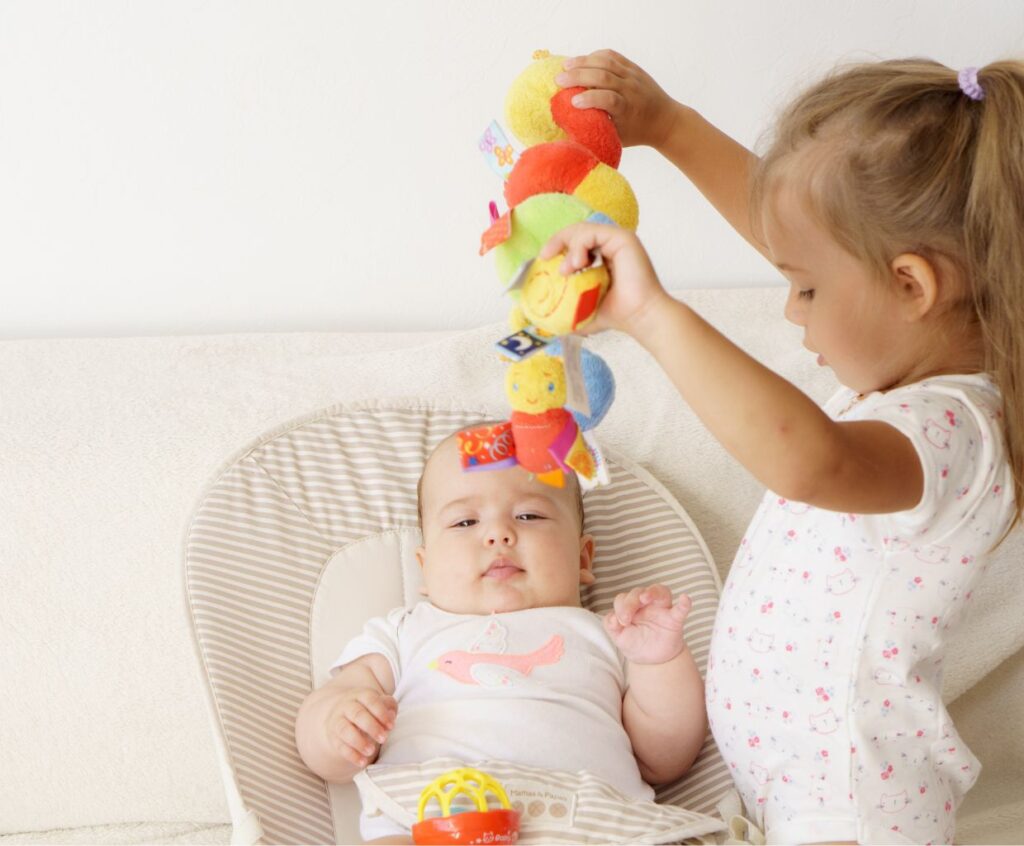 Choosing the Best Toys for Newborns: A Guide to Early Development